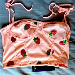 NEW WITH TAGS WELOOC strawberry pink tie crop top